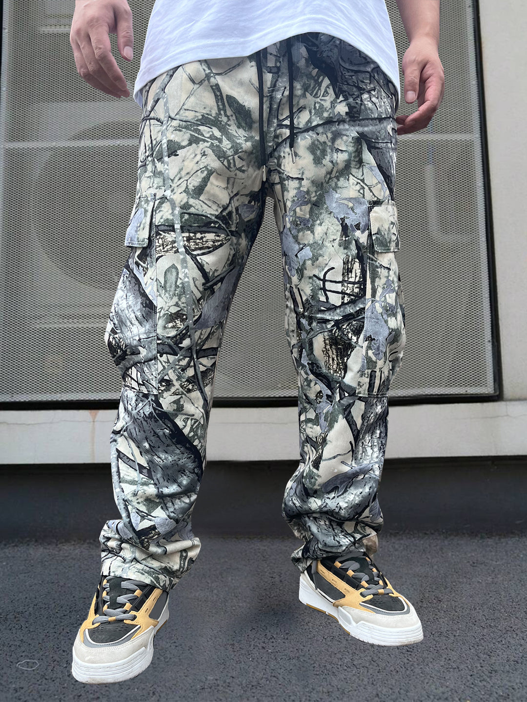Herren Cargo-Hose im modernen Camouflage-Design mit elastischem Bund und mehreren Taschen Heidi-Mode