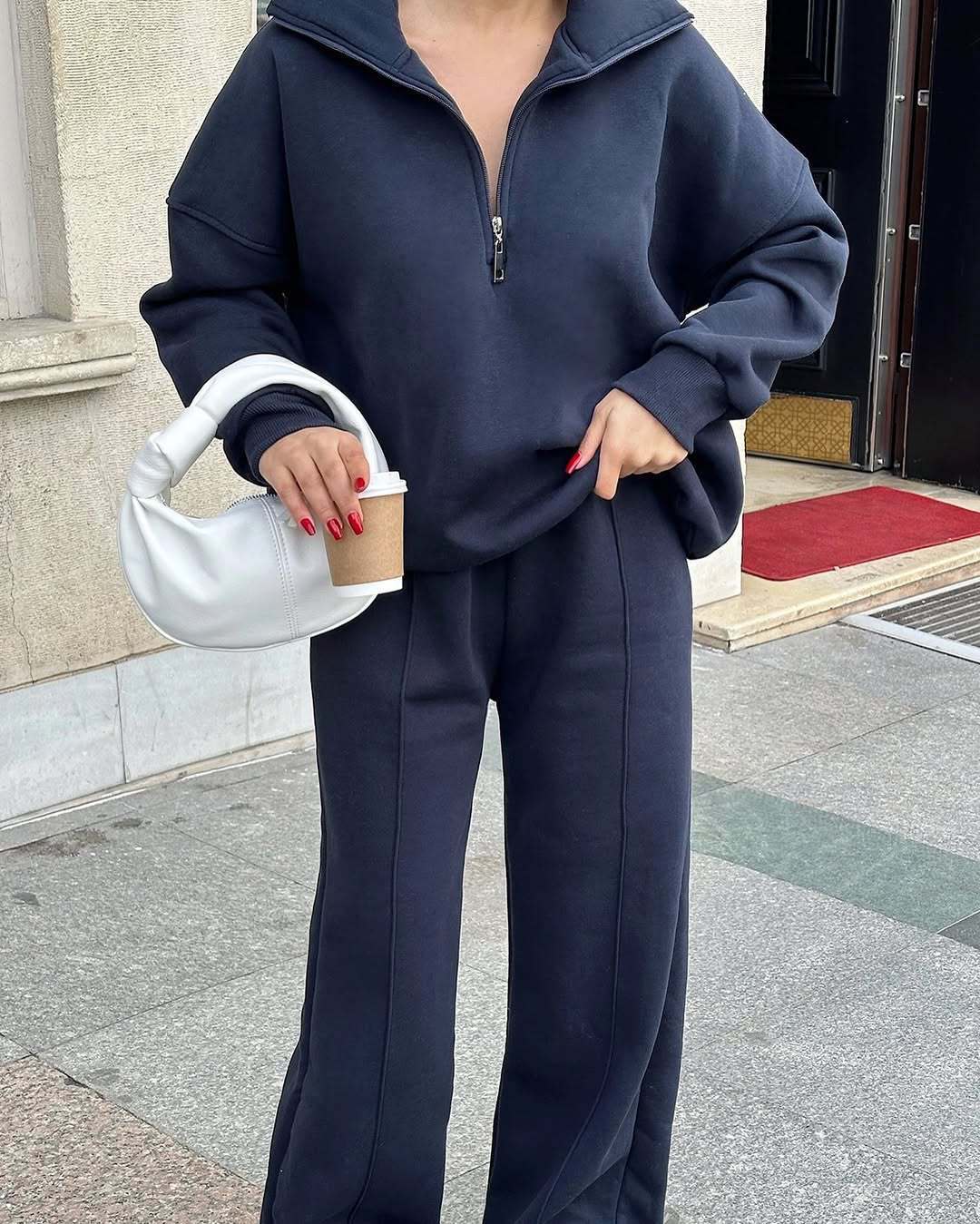 Damen bequemer Fleece-Athleisure-Anzug mit Stehkragen und Reißverschluss Heidi-Mode