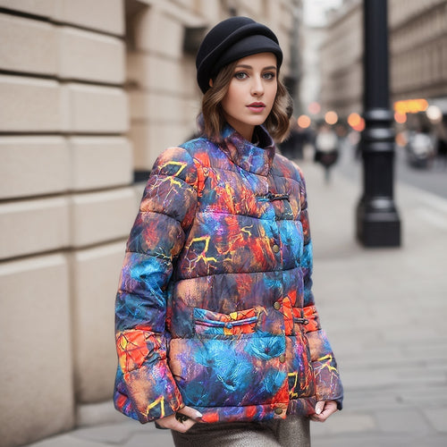 Damen gesteppte Winterjacke mit buntem Kunstdesign und praktischen Taschen Heidi-Mode