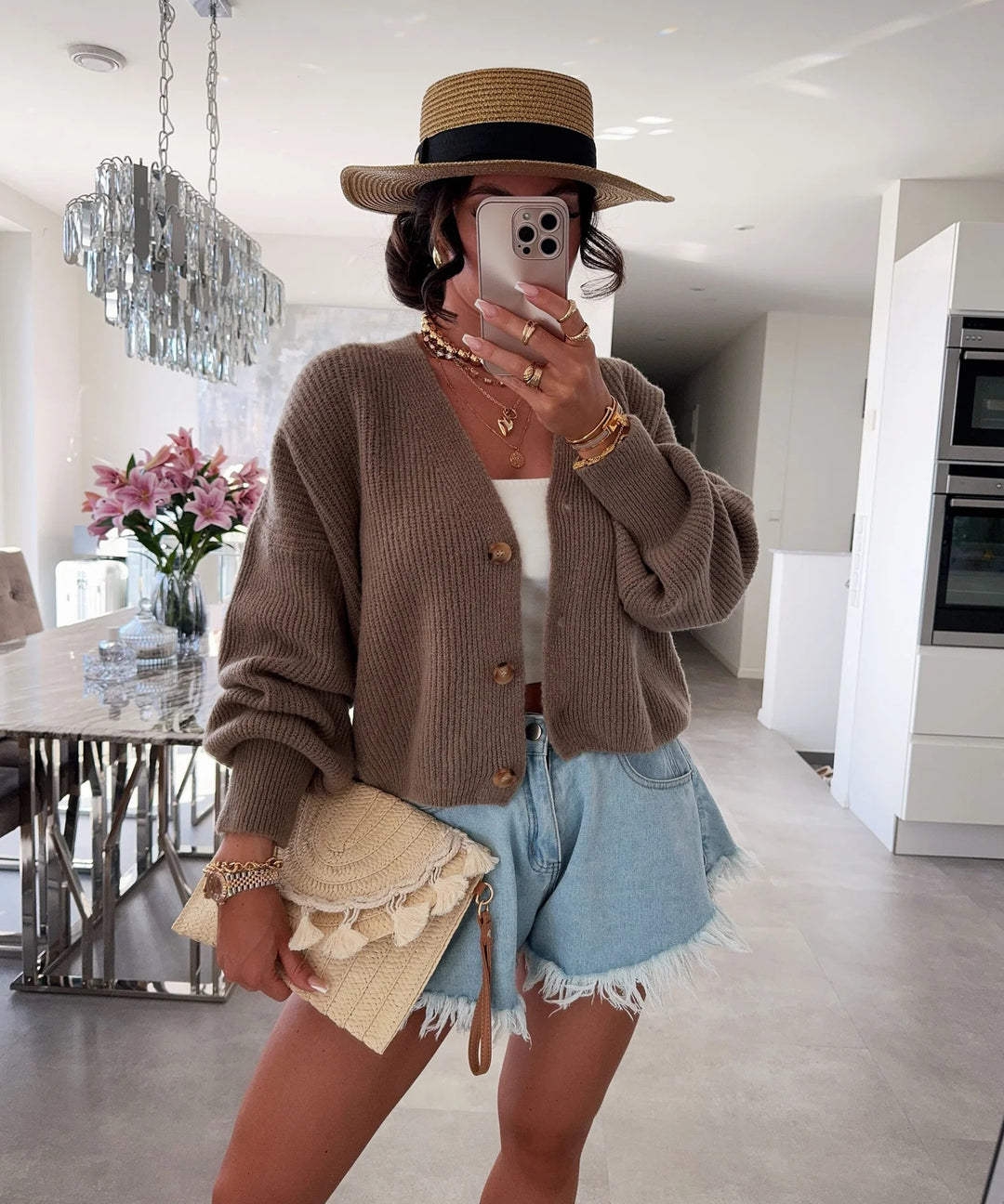 Damen Strickjacke mit voluminösen Ärmeln und hochwertigen Holzknöpfen Heidi-Mode