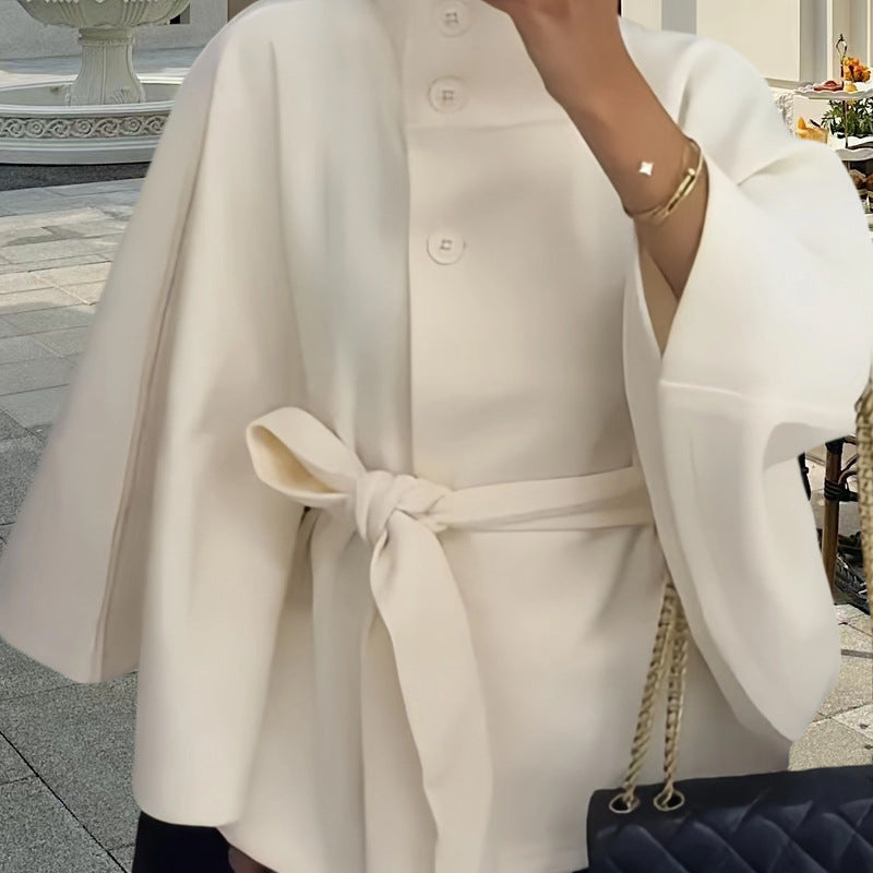 Damen elegante Überwurfjacke mit modernem Knopfdetail Heidi-Mode
