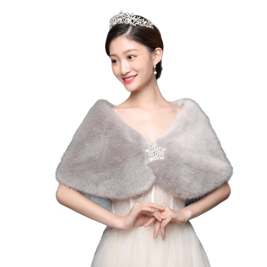 Damen eleganter und luxuriöser Umhang aus Kunstpelz Heidi-Mode