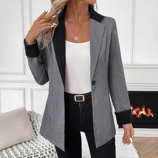Damen Blazer mit eleganter Satin-Oberfläche und kontrastierenden Besätzen Heidi-Mode