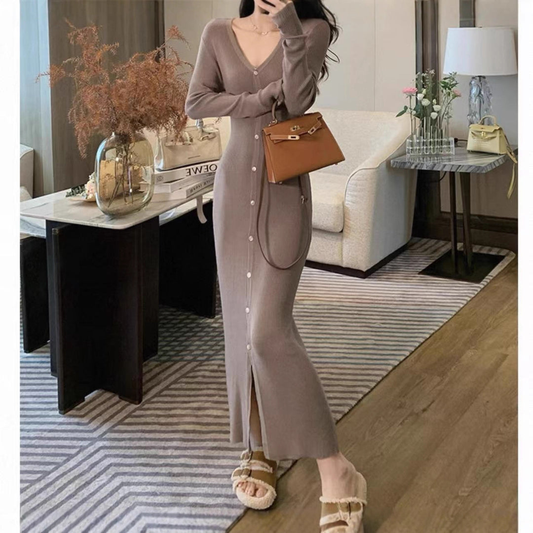 Damen Elegantes Maxikleid mit Knopfdetails und V-Ausschnitt Heidi-Mode