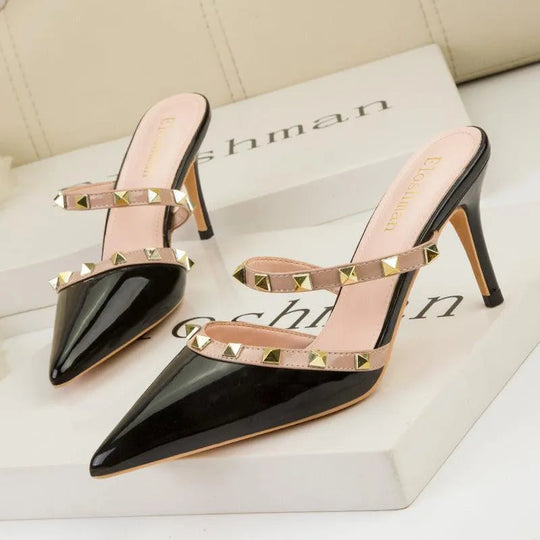 Heidi-Mode | Women's sandals made of patent leather with metal studs