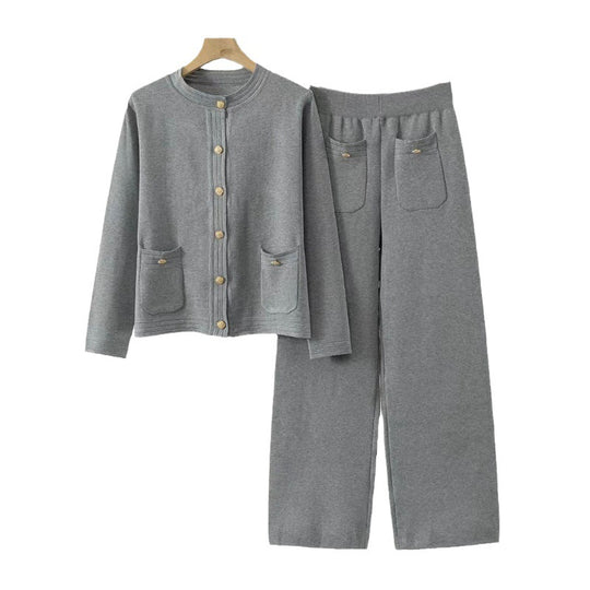 Damen gemütliches Strick-Loungewear-Set mit Knopfdetaillierung und aufgesetzten Taschen Heidi-Mode