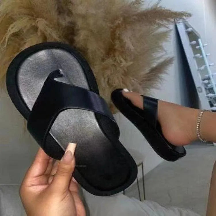 Heidi-Mode | Flip-Flops mit dickem Absatz