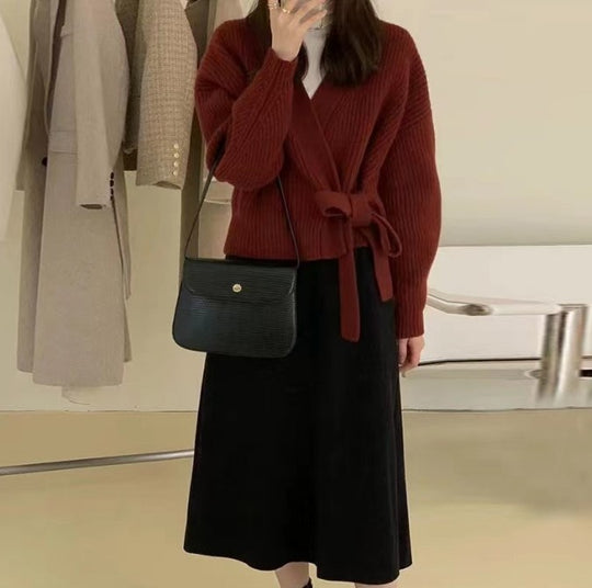 Damen Wickelstrickjacke mit weit geschnittenen Ärmeln und Taillengürtel Heidi-Mode