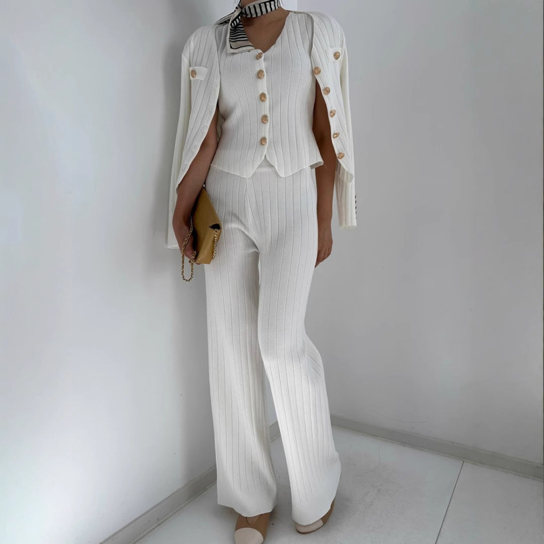 Damen elegantes gestricktes Ensemble mit Knopfdetaillierung Heidi-Mode