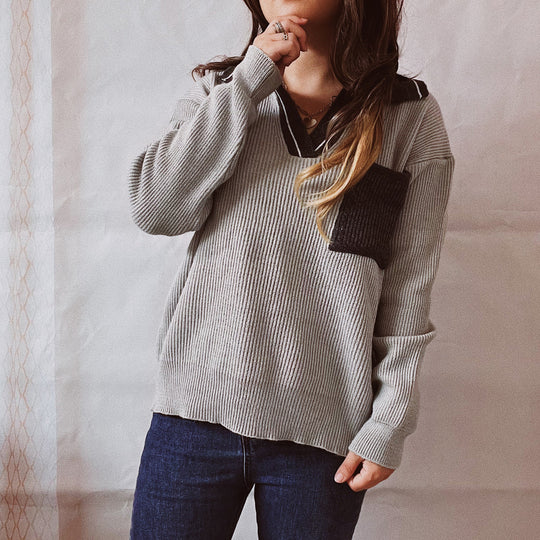 Damen lässiger V-Ausschnitt Pullover mit strukturiertem Rippdesign und kontrastierendem Kragen Heidi-Mode