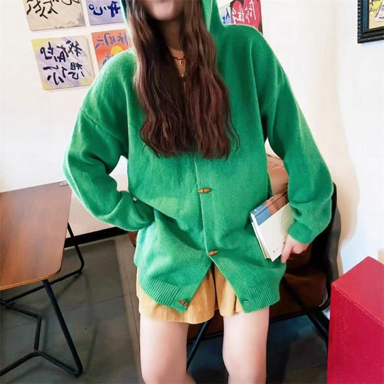 Damen stylische Strickjacke mit Kapuze und dekorativen Knöpfen Heidi-Mode
