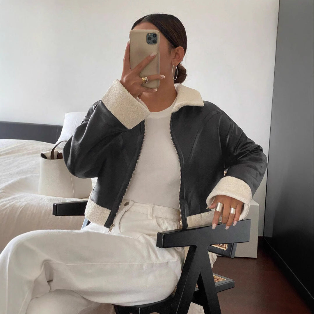 Damen Kunstlederjacke im modernen Biker-Stil mit Fellkragen und kurzen Ärmeln Heidi-Mode