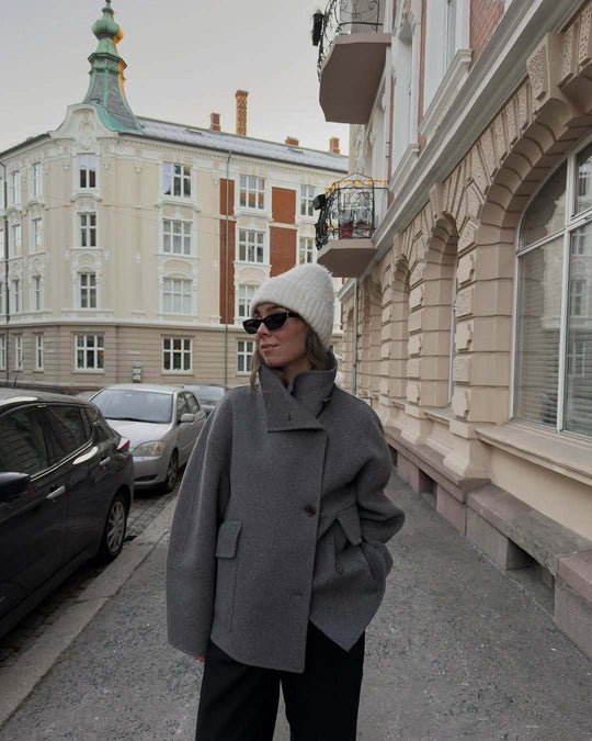 Damen Oversized Winterjacke mit hohem Kragen und Knopfverschluss Heidi-Mode