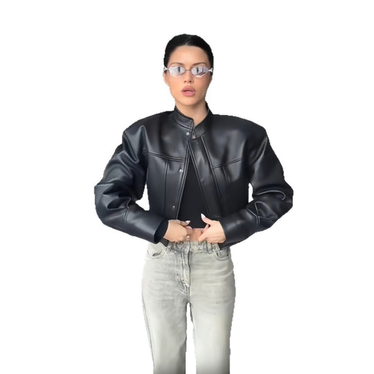 Damen Edle Kunstlederjacke mit modernem Stehkragen und kontrastierenden Nähten Heidi-Mode
