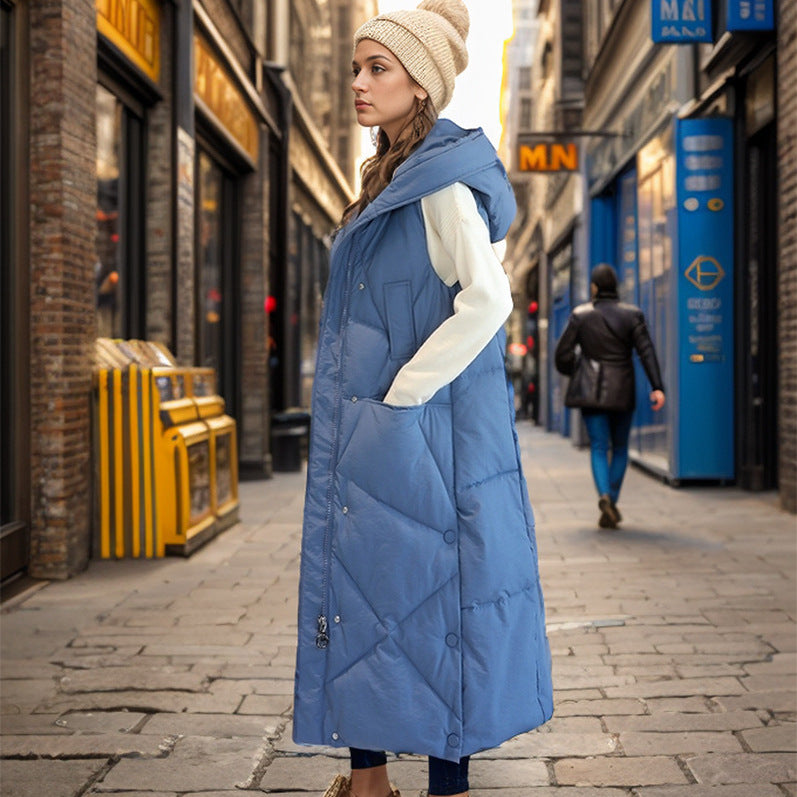 Damen gesteppte lange Weste mit isolierender Kapuze und praktischen Taschen Heidi-Mode