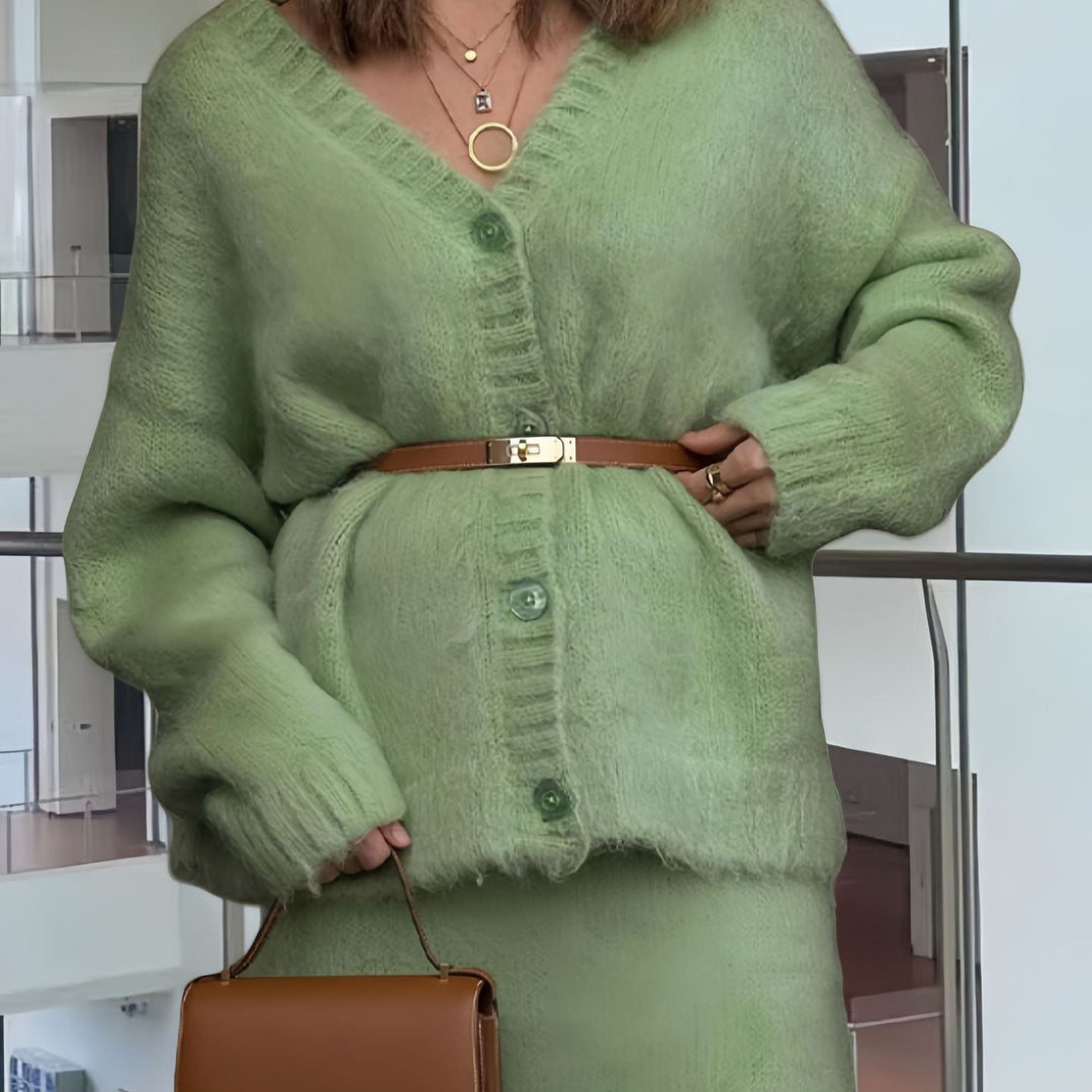 Damen Strickkleid mit tiefem V-Ausschnitt und weichem Mohair-Material Heidi-Mode