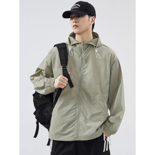Herren leichte Windjacke mit praktischen Taschen und verstellbarem Kapuzen-Design Heidi-Mode