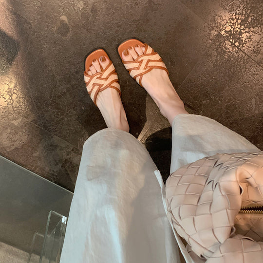 Damen Stilvolle Slide Sandalen mit Überkreuzten Riemen Heidi-Mode