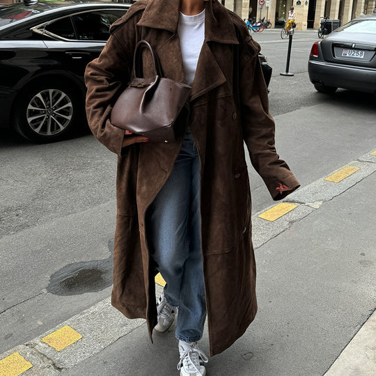 Damen Eleganter Wildleder Trenchcoat mit praktischen Taschen und modernem Schnitt Heidi-Mode