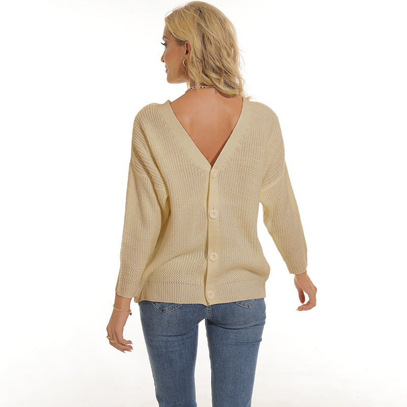 Damen Strickjacke mit tiefem V-Ausschnitt und dekorativer Knopfleiste Heidi-Mode