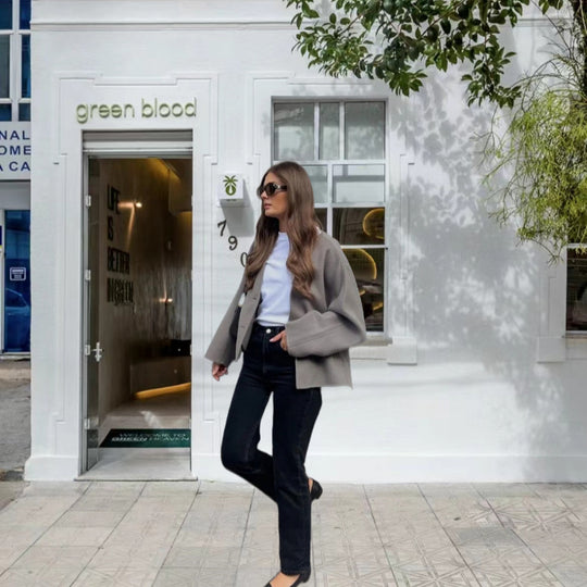 Damen kurze Strickjacke mit eleganten Knöpfen und weitem Schnitt Heidi-Mode