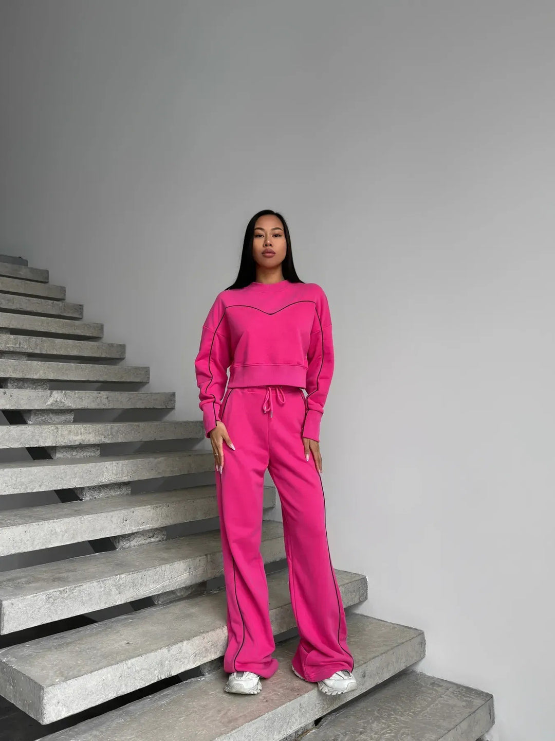 Damen lässiges Fleece-Set mit gemütlichem cropped Oberteil und weiten Hosen Heidi-Mode