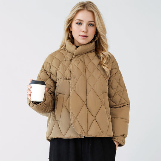 Damen gesteppte Jacke mit hohem Kragen und praktischen Druckknopfdetails Heidi-Mode