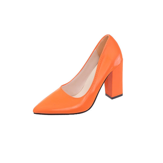 Damen Spitzen Pumps mit bequemem Blockabsatz und glänzendem Finish Heidi-Mode