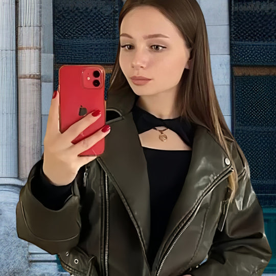 Damen Kunstleder Bikerjacke mit weitem Schnitt und umfangreichen Details Heidi-Mode