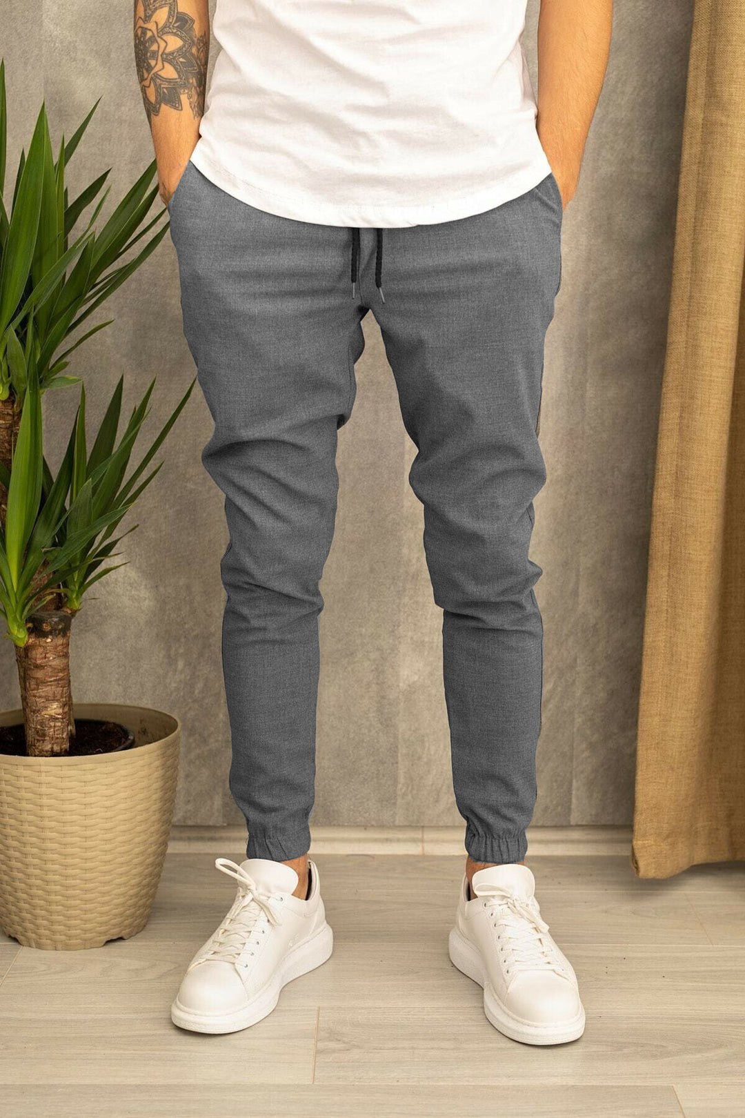 Herren Slim-Fit Jogginghose mit elastischem Bund und praktischen Seitenklapptaschen Heidi-Mode