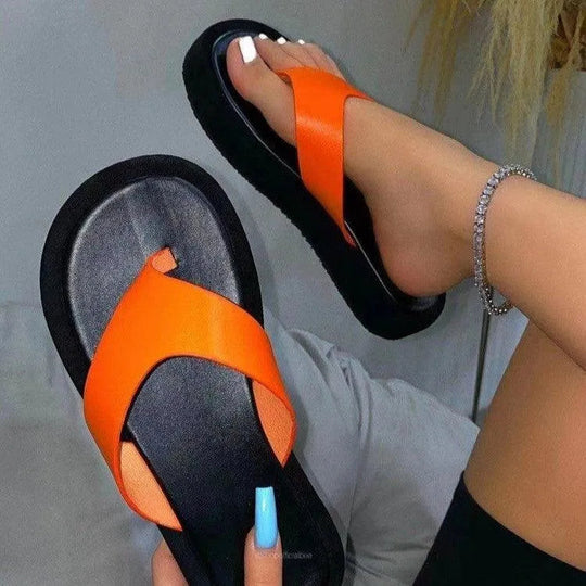 Heidi-Mode | Flip-Flops mit dickem Absatz