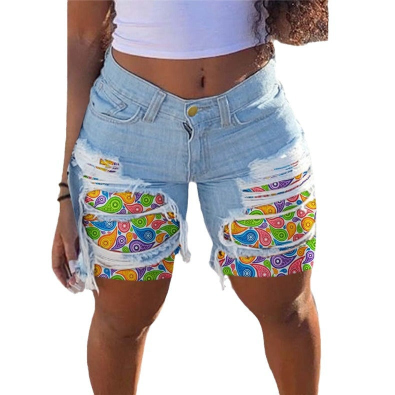 Damen Jeans-Shorts mit buntem Muster und stylishen Ausfransen Heidi-Mode