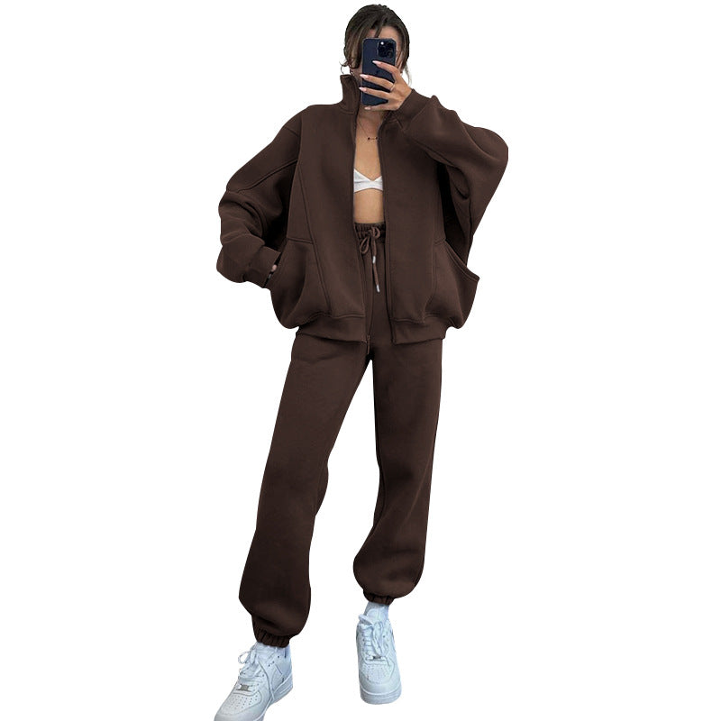 Damen gemütliches Sweatsuit mit hoher Kragen und praktischen Taschen Heidi-Mode