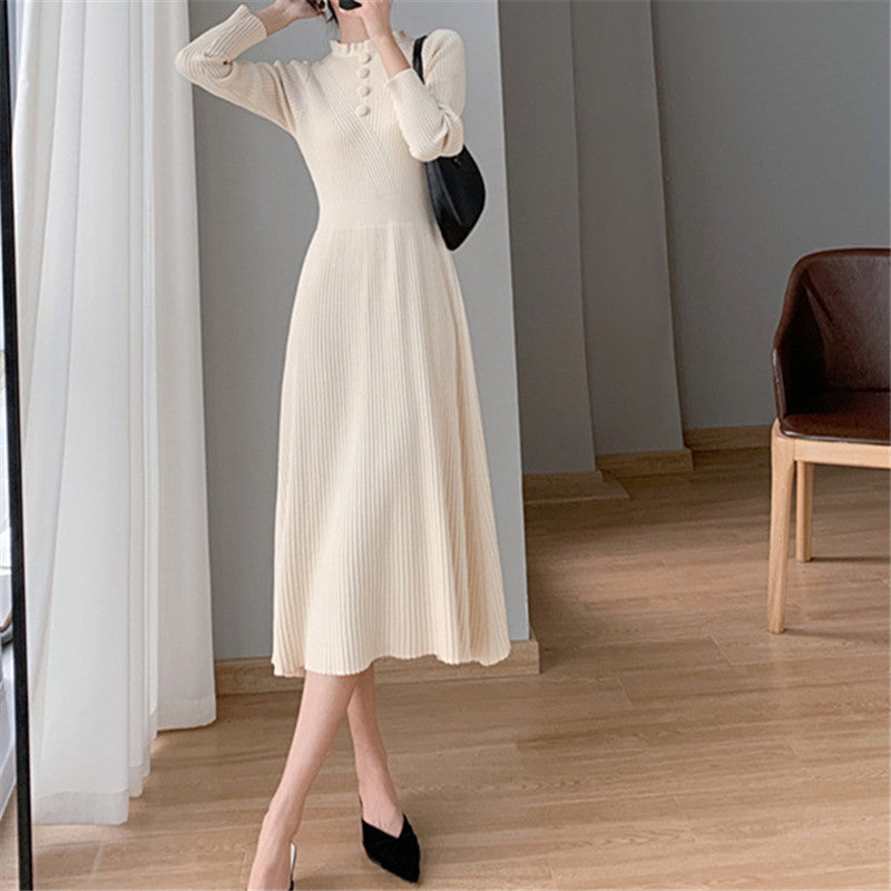 Damen Midi-Strickkleid mit hohem Kragen und Knopfdetails Heidi-Mode