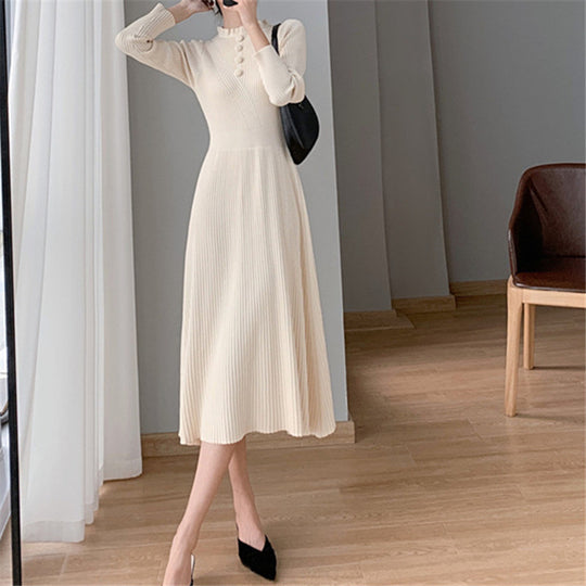 Damen Midi-Strickkleid mit hohem Kragen und Knopfdetails Heidi-Mode