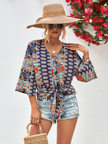 Damen leichte Bluse mit buntem Highland-Streifen und raffinierter Knotendetail Heidi-Mode