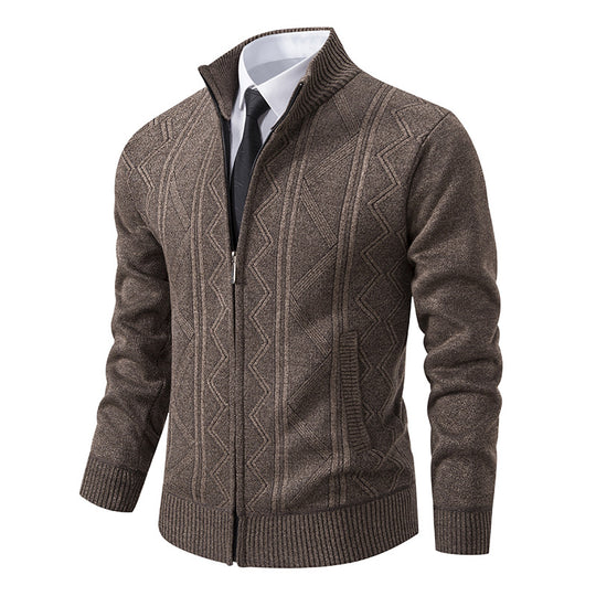 Herren elegante Strickjacke mit strukturiertem Zopfmuster und hohem Kragen Heidi-Mode