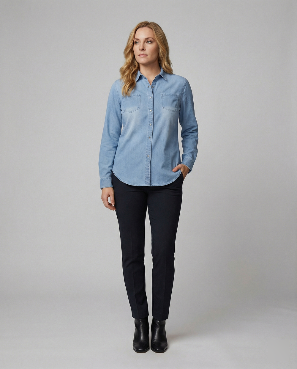 Damen Denimbluse mit modischen Brusttaschen und Knopfdetails Heidi Mode