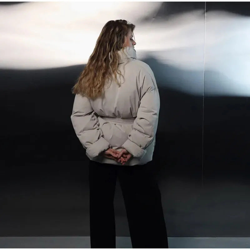 Damen Praktische und modische Daunenjacke mit Gürtel Heidi-Mode