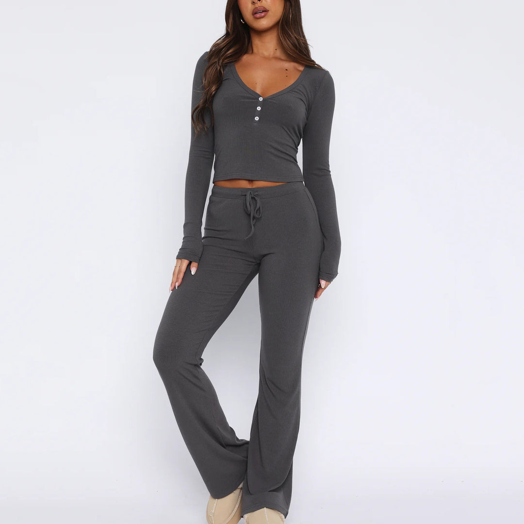 Damen Loungewear-Anzug aus weichem Rippstoff mit Knopfleiste und elastischem Bund Heidi-Mode