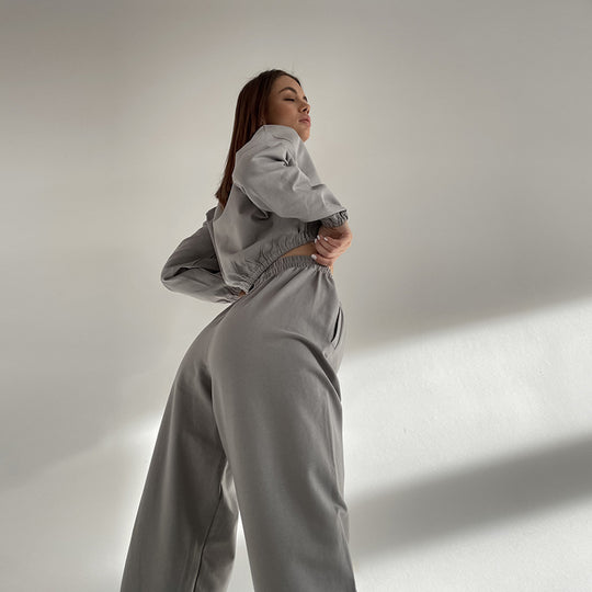 Damen lässiges Trainingsanzug-Set mit cropped Oberteil und weiten Hosen Heidi-Mode