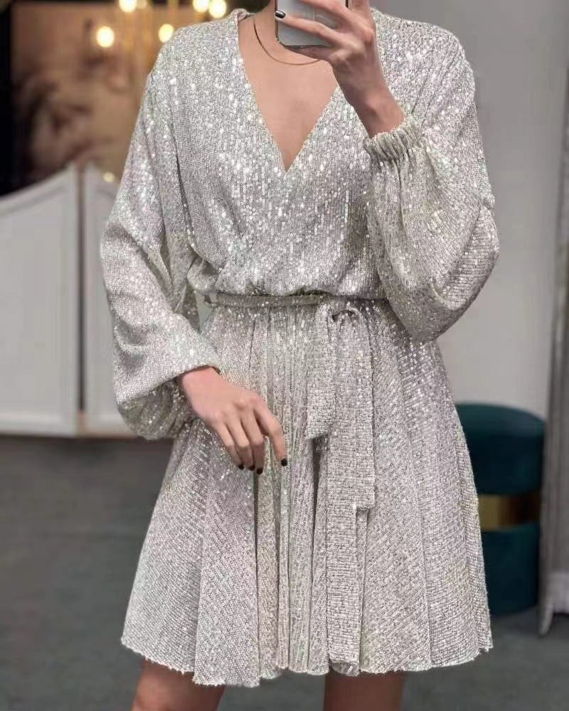 Damen Glamouröses Feierabendkleid mit funkelnden Pailletten und leichtem V-Ausschnitt Heidi-Mode