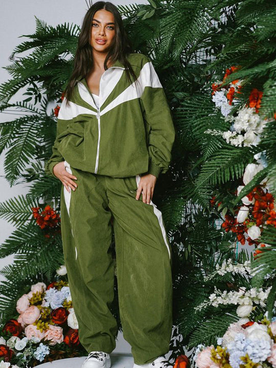 Damen sportliches Freizeitanzug-Set mit Designerkapuze und gestreiftem Design Heidi-Mode