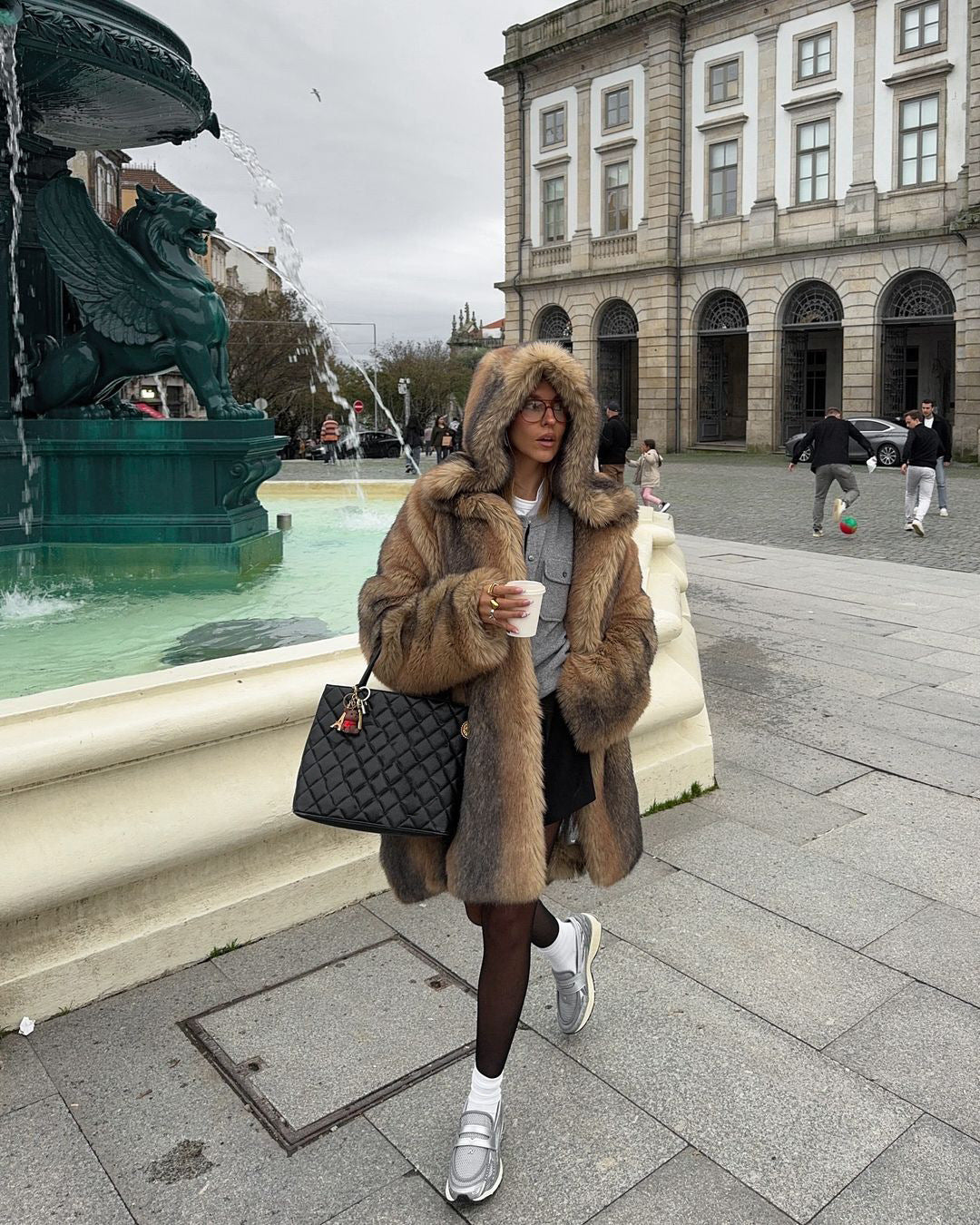Damen Kuschelige Freizeitjacke mit reflektierenden Details und praktischer Kapuze Heidi-Mode