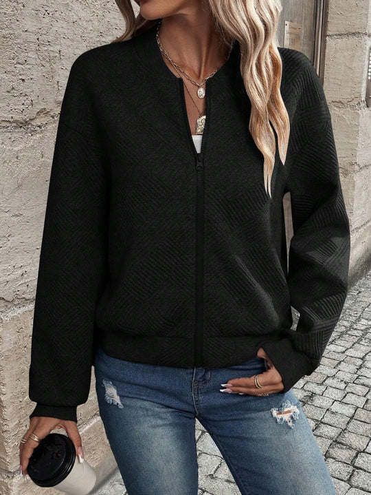 Damen stylische Sweatjacke mit strukturiertem Muster und hohem Kragen Heidi-Mode