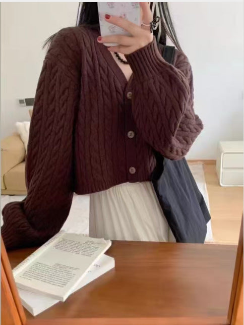Damen kuscheliger Strickcardigan mit V-Ausschnitt und großen Knöpfen Heidi-Mode