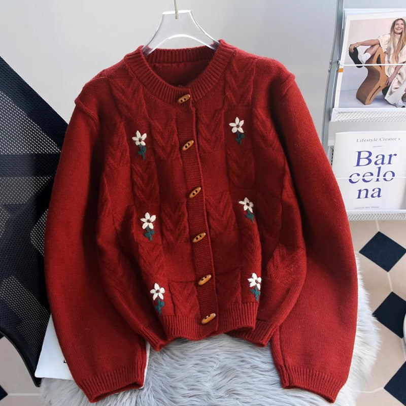 Damen Strickjacke mit floralem Zopfmuster und Holzknöpfen Heidi-Mode