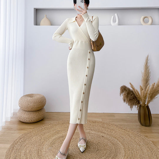 Damen Strickkleid mit Knopfdetail und elegantem V-Ausschnitt Heidi-Mode