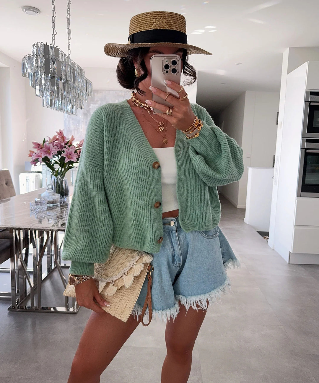 Damen Strickjacke mit voluminösen Ärmeln und hochwertigen Holzknöpfen Heidi-Mode