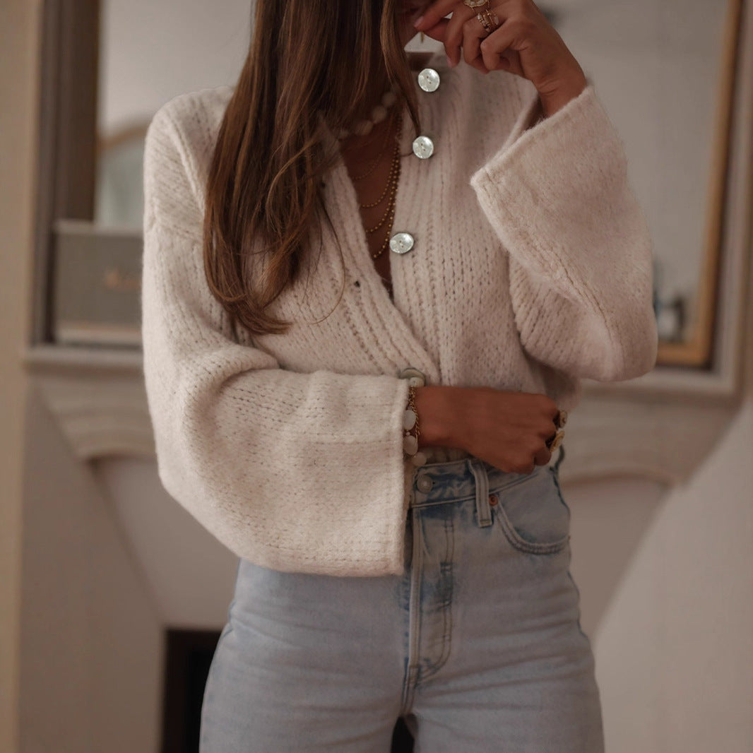 Damen kuschelige Strickjacke mit oversized Ärmeln und eleganten Perlenknöpfen Heidi-Mode